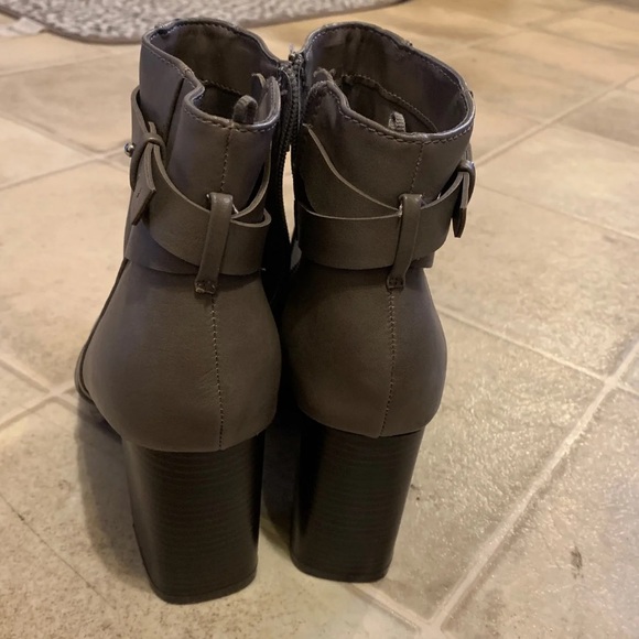 Boots - Picture 3 of 5